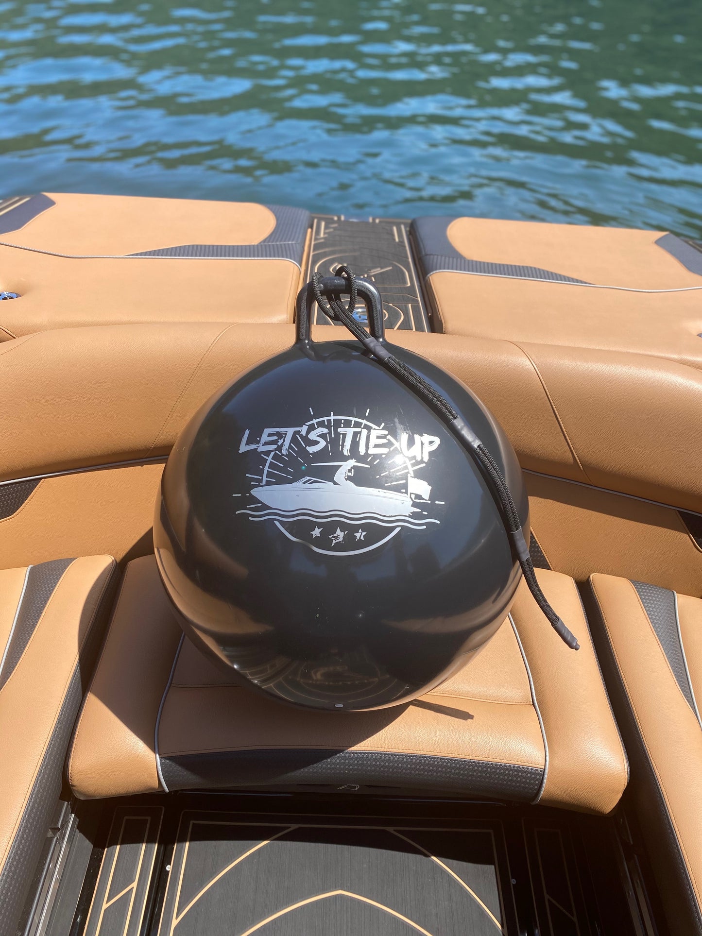 Strongest boat and marine bungee Raft up bungee Tie up bungee USA made Boat gear Marine line Boat line Boat to Boat bungee Lets Tie Up Let’s Tie Up Universale Bungee Boat Bungee